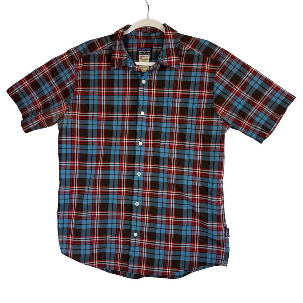 Patagonia‎ Fezzman Plaid Short Sleeve Shirt Men Size M Blue Red Button Up Casual